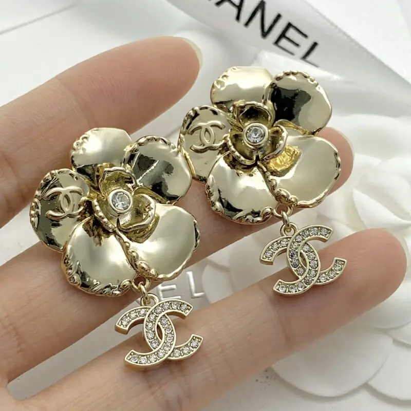 chanel boucles doreilles pour femme s_12533773